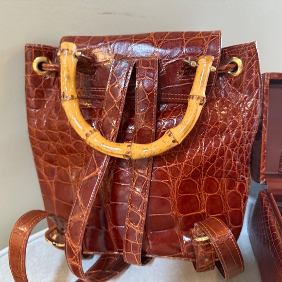 Giorgio’s of Palm Beach, Doctor bag and backpack and shoes. - Picture 11 of 16